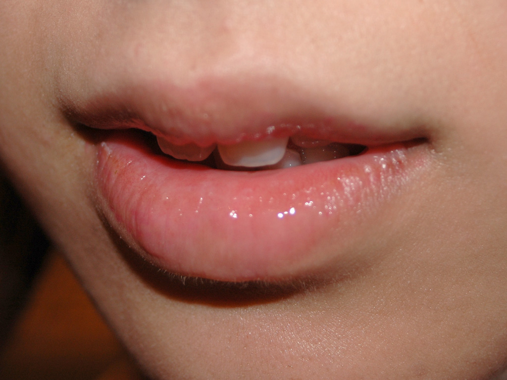 バレるとマズイので月2回だけ会う関係に